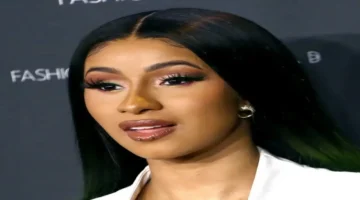 كاردي بي ترتدي الحجاب والعباءة وتعبر عن حبها للعيش في السعودية